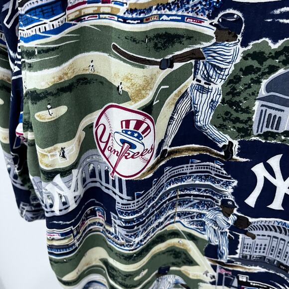 MLB Reyn Spooner Men's XL New York Yankees Scenic Short Sleeve Button Down Shirt - Picture 5 of 8